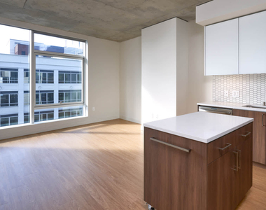 1600 2nd Ave - Photo Thumbnail 6