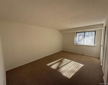 55 Pinebrook Place - Photo Thumbnail 5