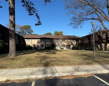55 Pinebrook Place - Photo Thumbnail 1