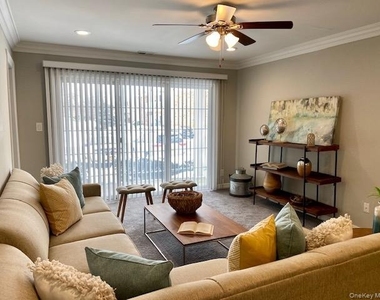 115 Westwood Drive - Photo Thumbnail 6
