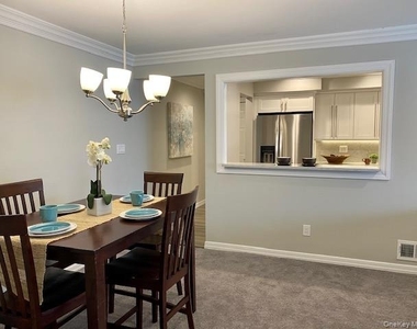 115 Westwood Drive - Photo Thumbnail 2