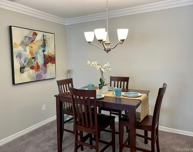 115 Westwood Drive - Photo Thumbnail 3
