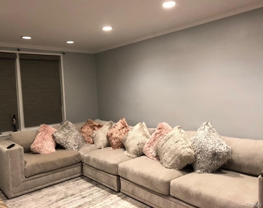 510 Dubois Ave - Photo Thumbnail 2