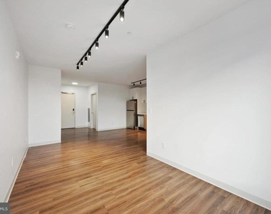 4240 Chestnut Street - Photo Thumbnail 6