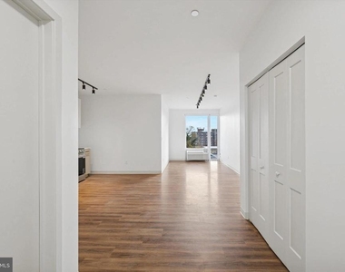 4240 Chestnut Street - Photo Thumbnail 8