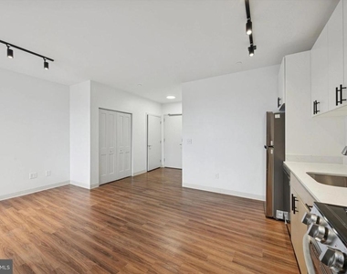 4240 Chestnut Street - Photo Thumbnail 3