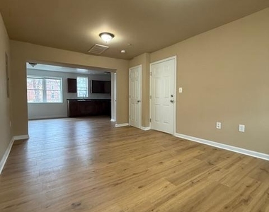 4300 Liberty Heights - Photo Thumbnail 3