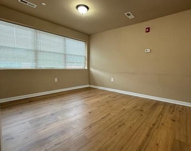 4300 Liberty Heights - Photo Thumbnail 1