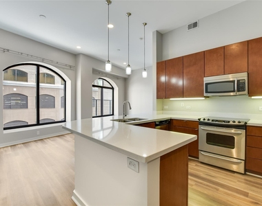 507 Sabine St - Photo Thumbnail 6