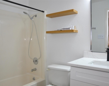 804 Osage Dr - Photo Thumbnail 11