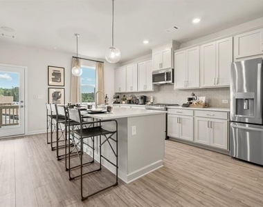 323 Sammon Way - Photo Thumbnail 10