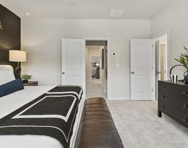 323 Sammon Way - Photo Thumbnail 27