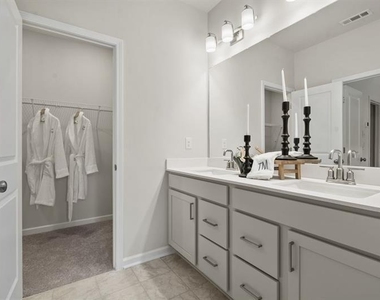 323 Sammon Way - Photo Thumbnail 30