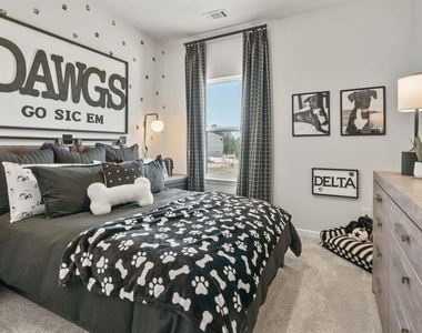 323 Sammon Way - Photo Thumbnail 38