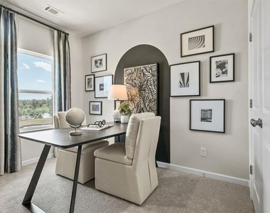 323 Sammon Way - Photo Thumbnail 35
