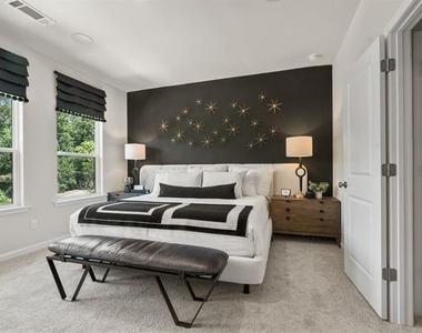 323 Sammon Way - Photo Thumbnail 25