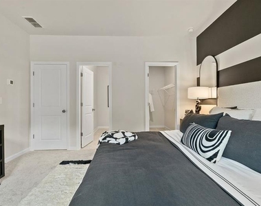 323 Sammon Way - Photo Thumbnail 20