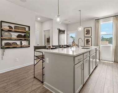 323 Sammon Way - Photo Thumbnail 14
