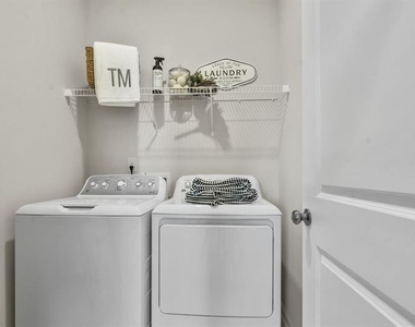 323 Sammon Way - Photo Thumbnail 33