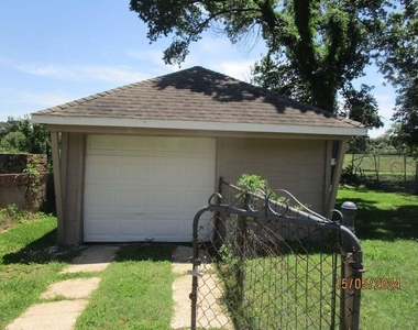 7410 Dallas Street - Photo Thumbnail 12