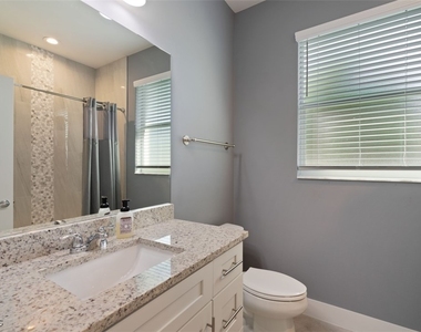 825 Se 5th Place - Photo Thumbnail 14