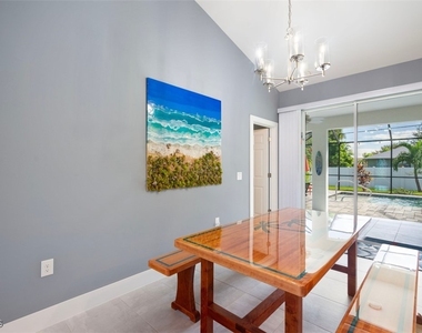 825 Se 5th Place - Photo Thumbnail 4