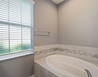 825 Se 5th Place - Photo Thumbnail 10