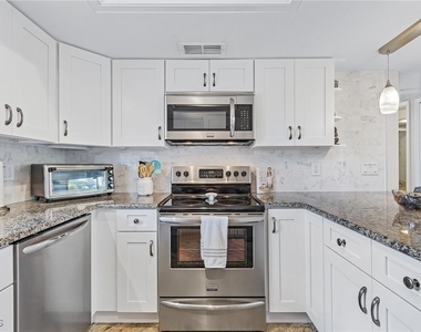4205 Se 19th Avenue - Photo Thumbnail 5