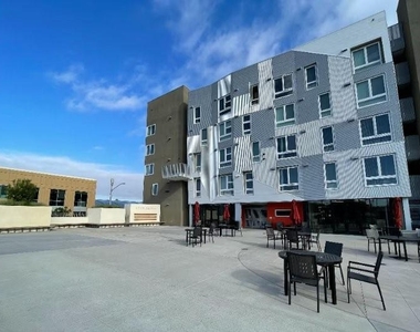 4320 44th St - Photo Thumbnail 1