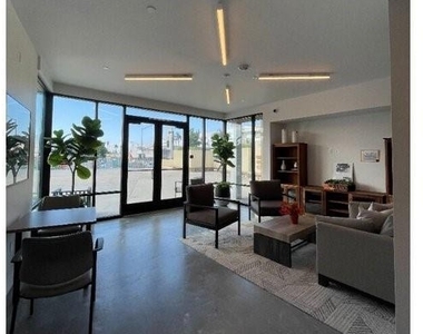 4320 44th St - Photo Thumbnail 3