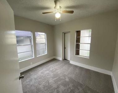 8213 E Erath Street - Photo Thumbnail 6