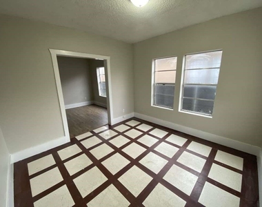 8213 E Erath Street - Photo Thumbnail 1