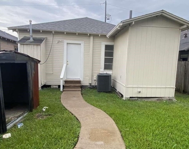 8213 E Erath Street - Photo Thumbnail 10