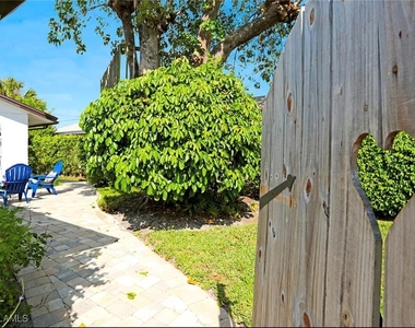 749 105th Avenue N - Photo Thumbnail 1