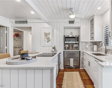 282 4th Street S - Photo Thumbnail 5