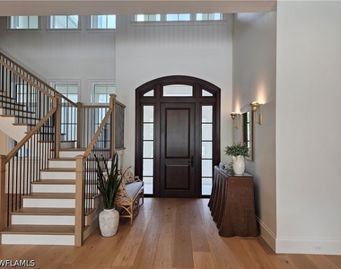 637 Palm Circle W - Photo Thumbnail 2