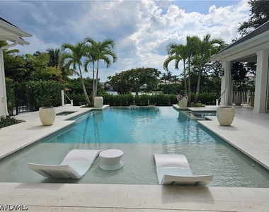637 Palm Circle W - Photo Thumbnail 39