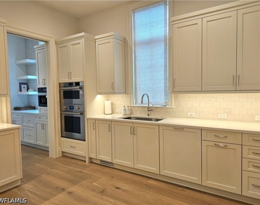 637 Palm Circle W - Photo Thumbnail 11