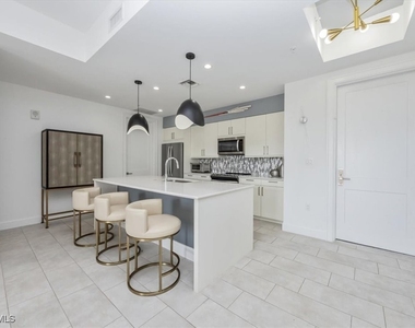 1111 Central Avenue - Photo Thumbnail 10