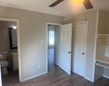 3114 Clear Wing Street - Photo Thumbnail 10