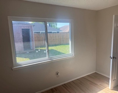 3114 Clear Wing Street - Photo Thumbnail 6