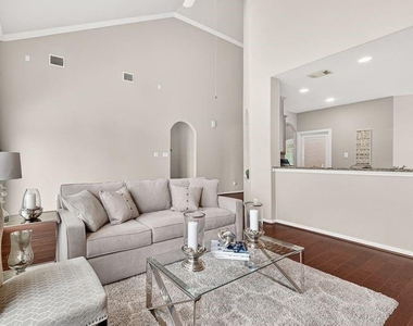 111 S Rocky Point Circle - Photo Thumbnail 6