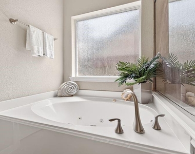 111 S Rocky Point Circle - Photo Thumbnail 27
