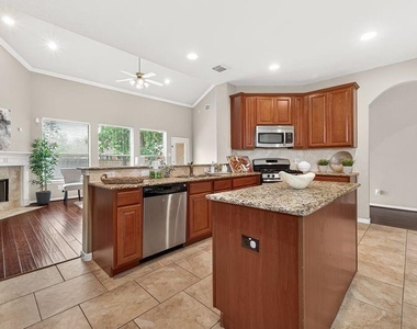 111 S Rocky Point Circle - Photo Thumbnail 12