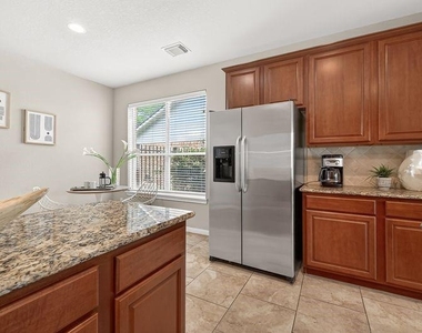 111 S Rocky Point Circle - Photo Thumbnail 16