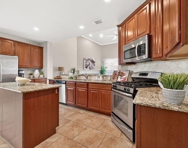 111 S Rocky Point Circle - Photo Thumbnail 11
