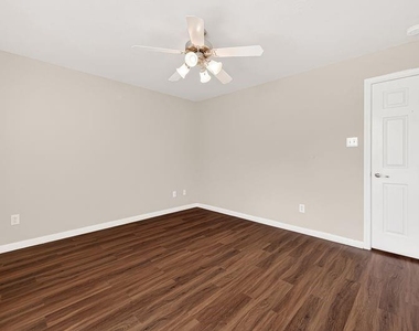 111 S Rocky Point Circle - Photo Thumbnail 32