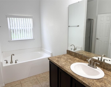 1001 Puget Lane - Photo Thumbnail 16