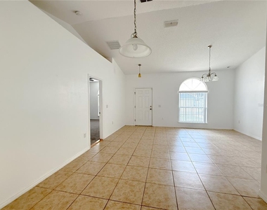1001 Puget Lane - Photo Thumbnail 4