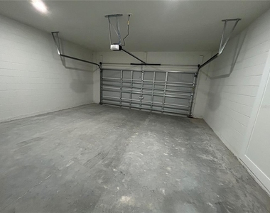 2097 W Hampshire Boulevard - Photo Thumbnail 12